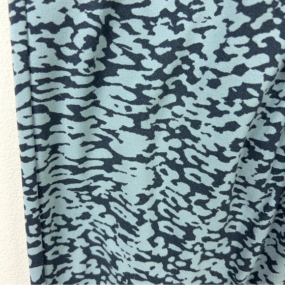 Athleta Salutation Jogger Ocelot Spot Minimalistic Grey size: XS - Picture 8 of 14